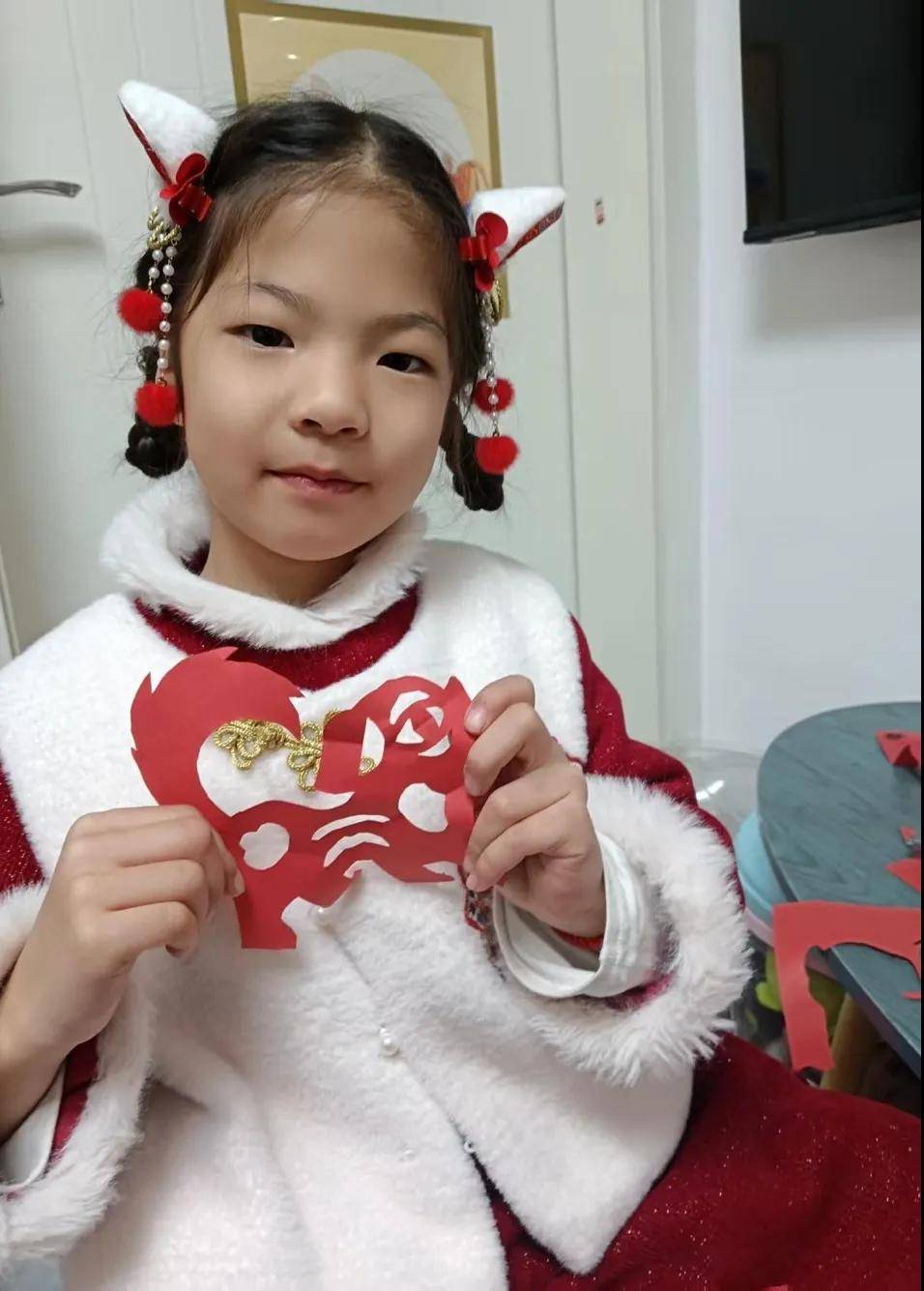 蘇州市三元實驗小學校開展“剪紙納福迎新春”活動