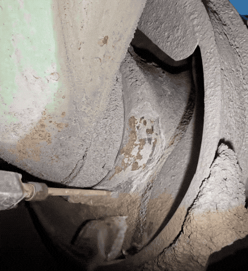 硬核“解壓”天花板！清潔水泥罐車，又爽又害怕……