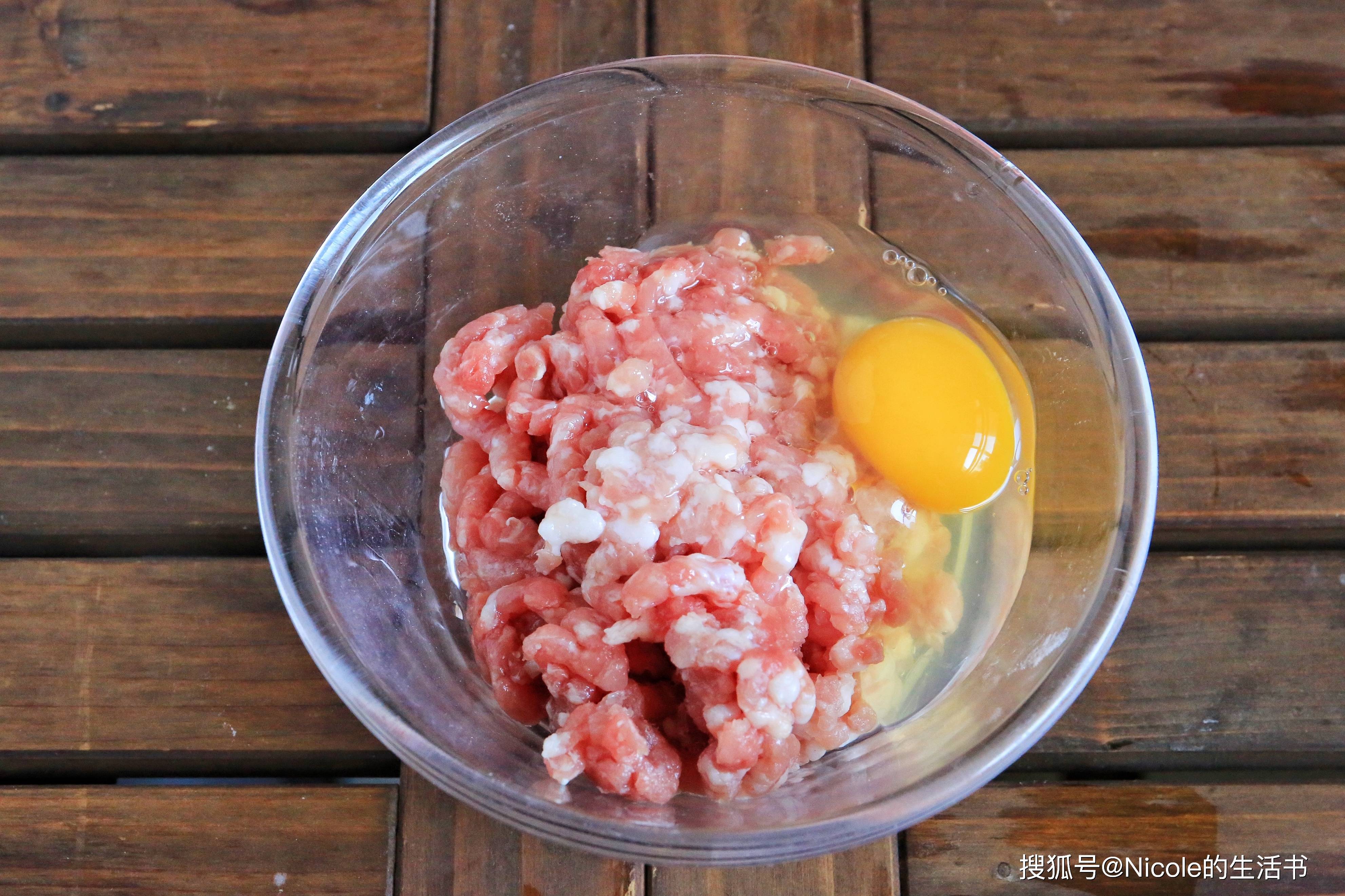 原創帶來無限暖意的秋冬美食：砂鍋白菜丸子煲