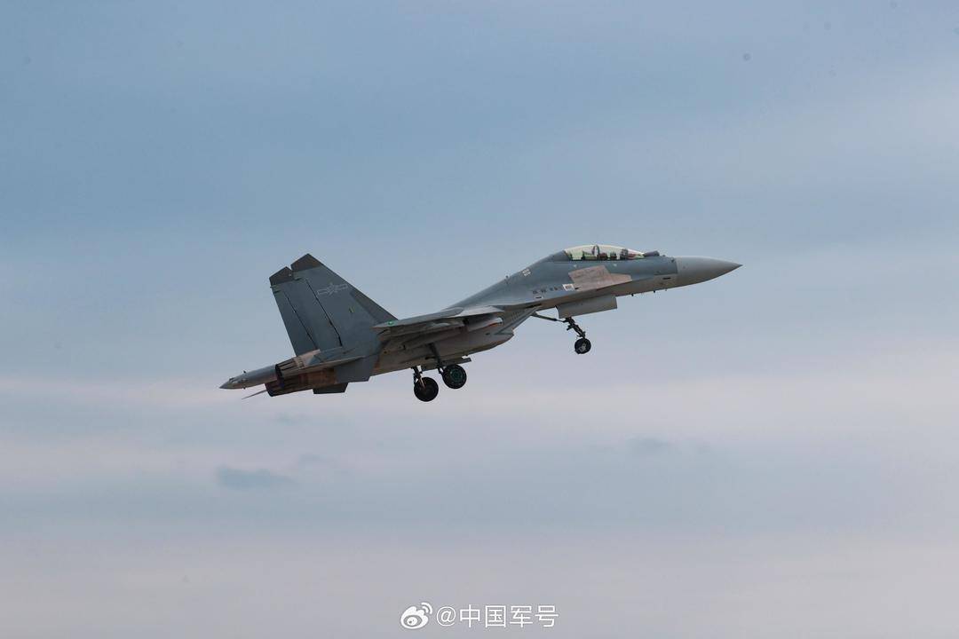 一鍵收藏！解鎖戰鷹冬日訓練最新桌布