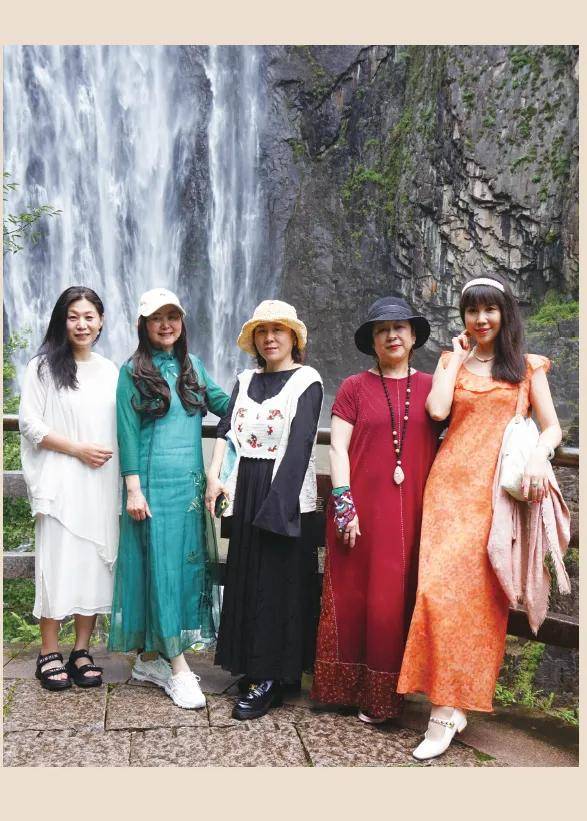 《詩歌風賞·飛瀑流泉》（總第31卷）面世