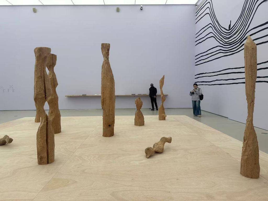 上海雙年展落幕前迎來觀展熱潮，女性藝術敘事令人矚目