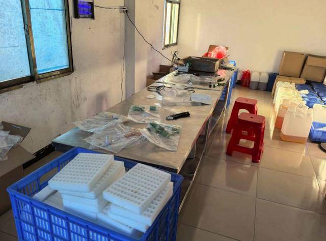 都是假的！警惕“水果味”電子煙陷阱，去年這一品牌假冒煙彈達150萬顆