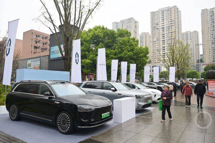 雲貴川渝“西南F4”美食集結！首屆成渝地區雙城經濟圈特色小吃美食節今日啟幕