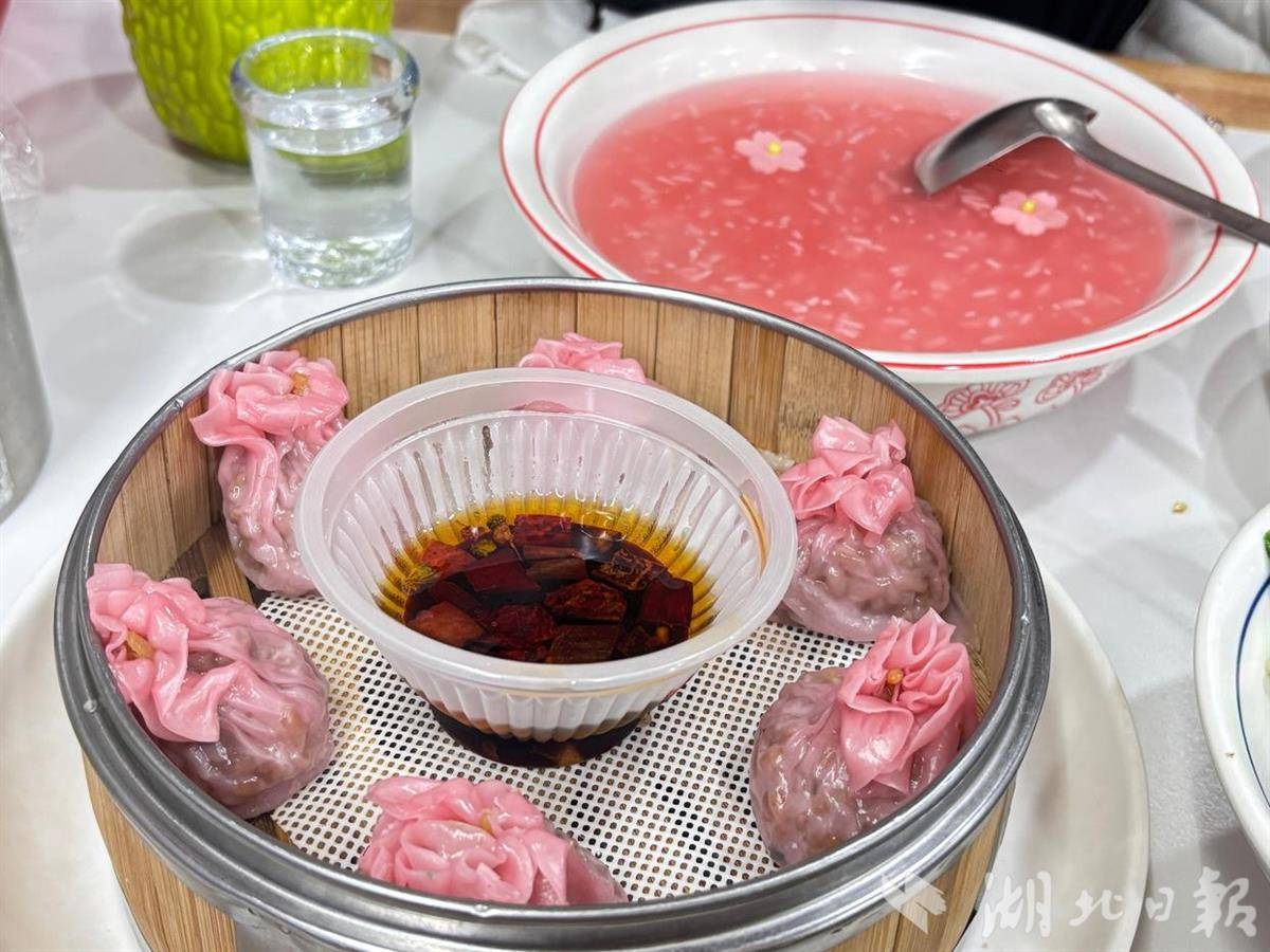櫻花入饌、消費券加碼 湖北“賞花+美食”點燃春季消費