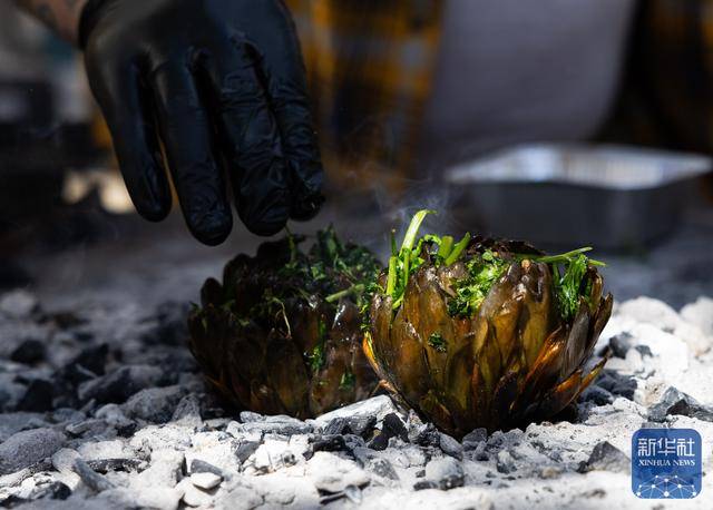 義大利海濱小鎮舉辦洋薊美食節