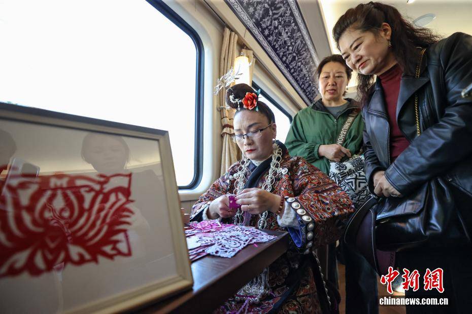 錦繡山河·多彩貴州號旅遊專列首發