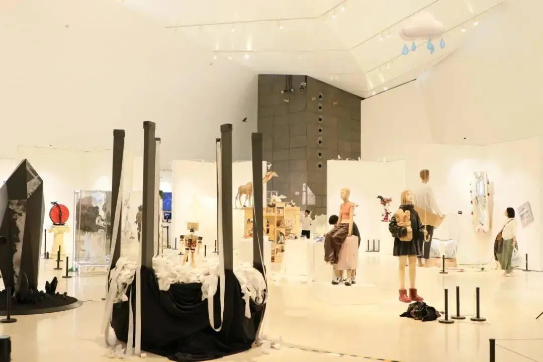 五一打卡必去！“中央美院研究生畢業展”千餘件作品見證“煥彩共生”
