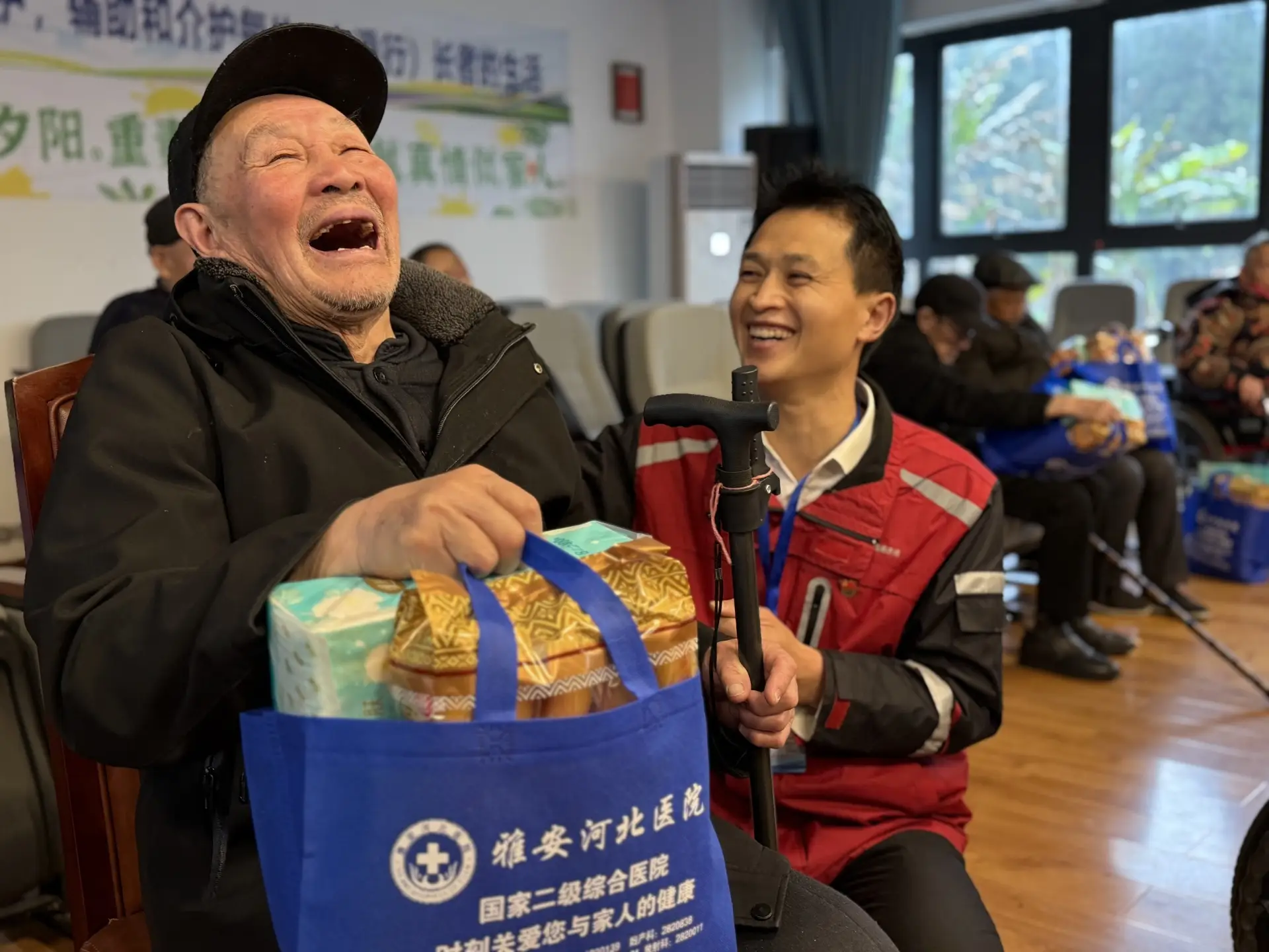 追光的你 | 成都快遞小哥石塵：包裹有終點，善意永“派送”