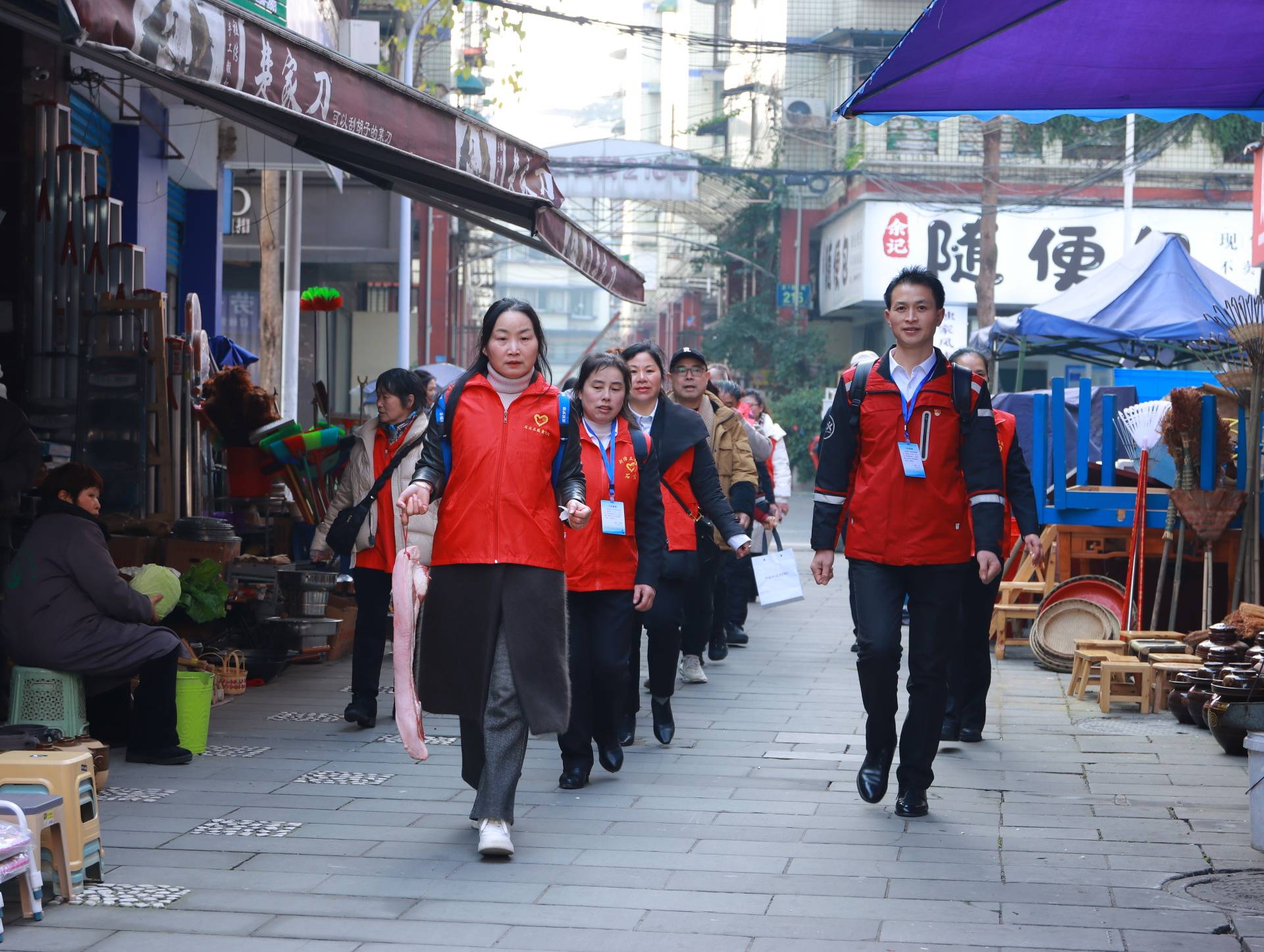 追光的你 | 成都快遞小哥石塵：包裹有終點，善意永“派送”
