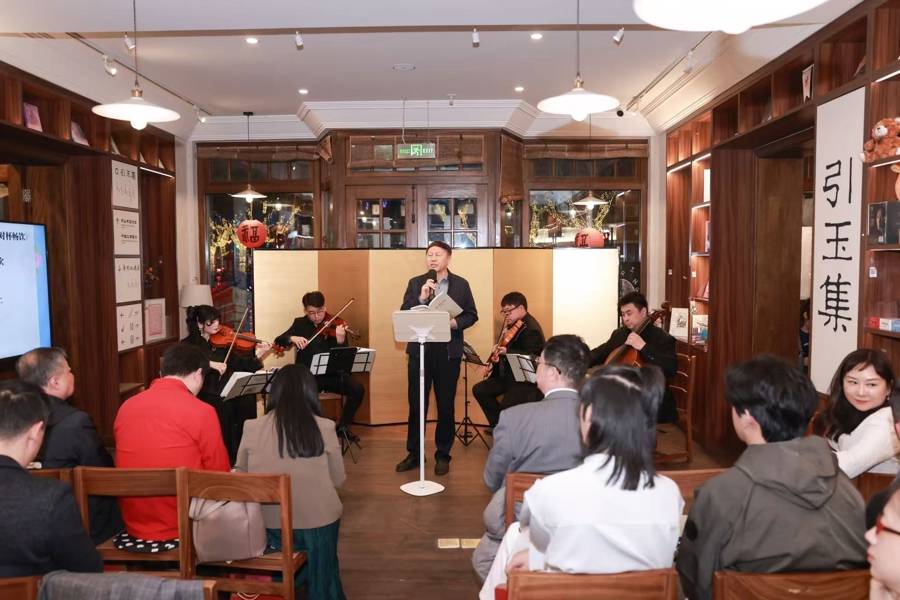 配樂詩朗誦會改變詩歌原有聲音肌理嗎？這場詩歌音樂雅集還聊了很多