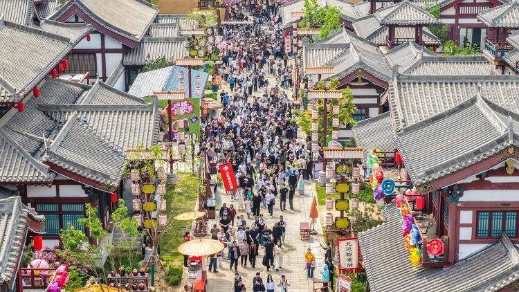 山東樂陵影視城：“戲精狂歡節”釋放旅遊消費新活力