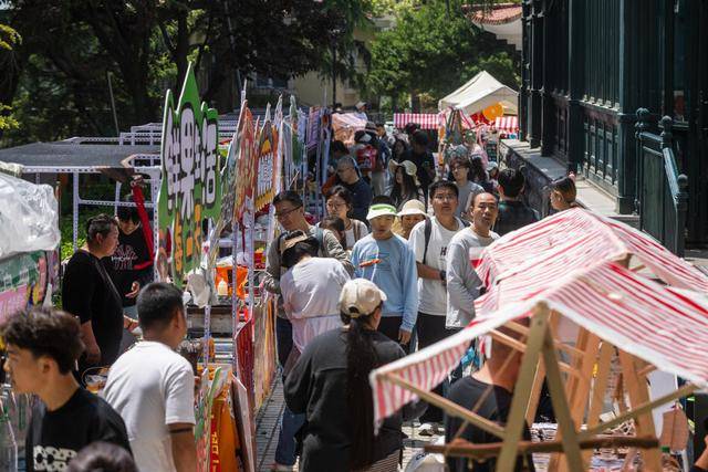 青島老城旅遊熱，訊號山人氣旺