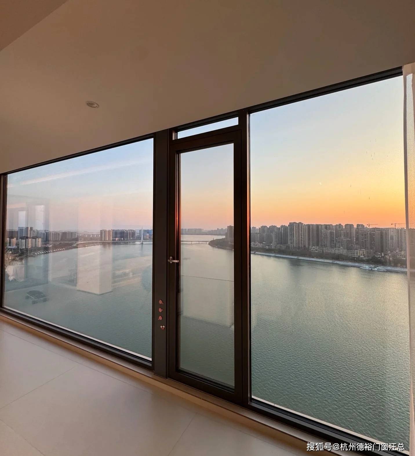 從500強高管到門窗工廠二代，杭州德裕門窗如何重塑杭州大宅定製標準？
