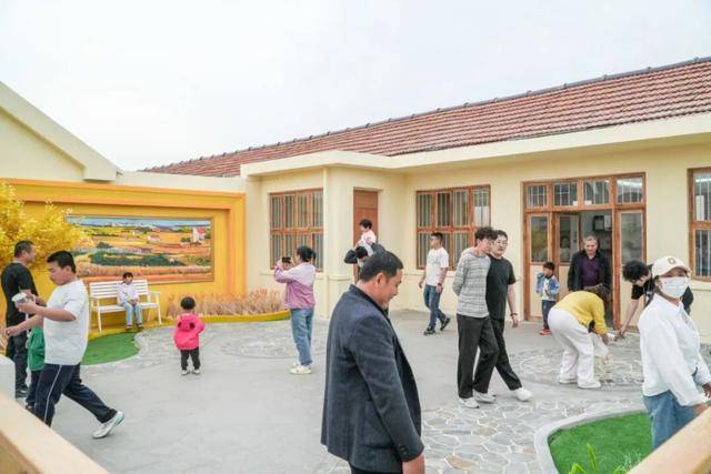 40餘畝銀杏林水系、土窯燜烤美食，“反向度假”帶火青島西海岸新區大場鎮“前河小院”