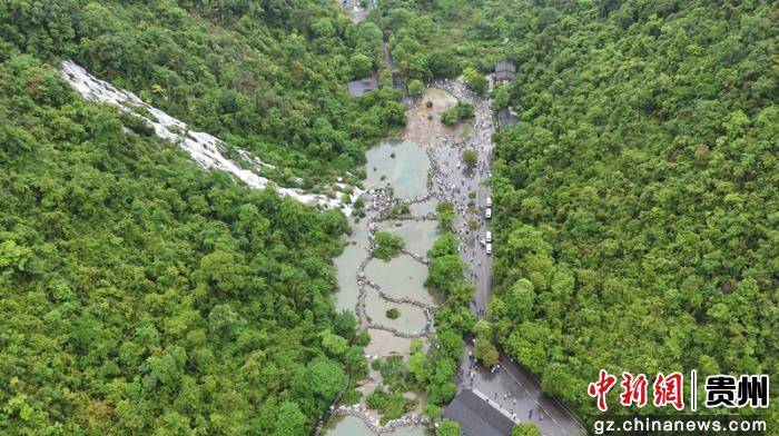 “五一”假期第三天 貴州荔波旅遊市場持續火爆