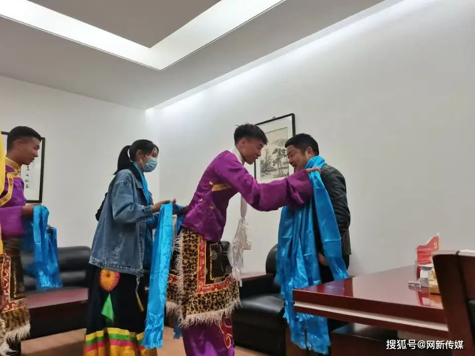 山海之約 同心築夢—南江縣小河職業中學赴多地回訪 “9+3” 畢業學子