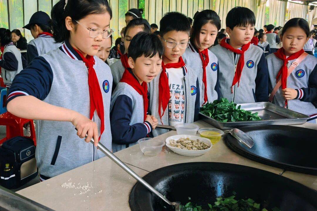 蘇州市三元實驗小學校全體學生走進西山綠光開心農場開展研學實踐活動