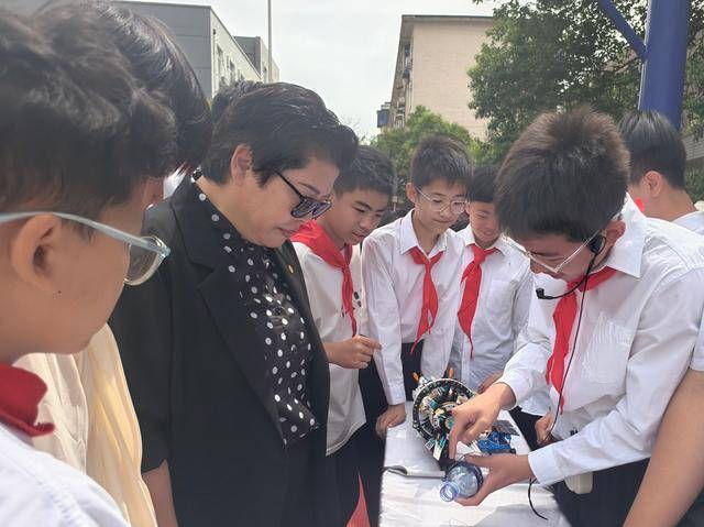 二七區淮河東路小學舉辦2026年科技節暨工程教育成果展
