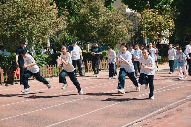 二七區嵩山路學校小學部舉辦2026年校園運動會
