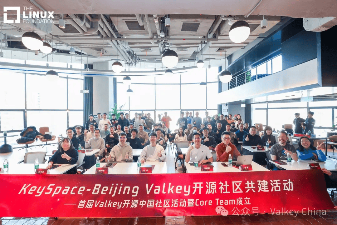 從 Redis 到 Valkey，開源社羣如何快速創新？
