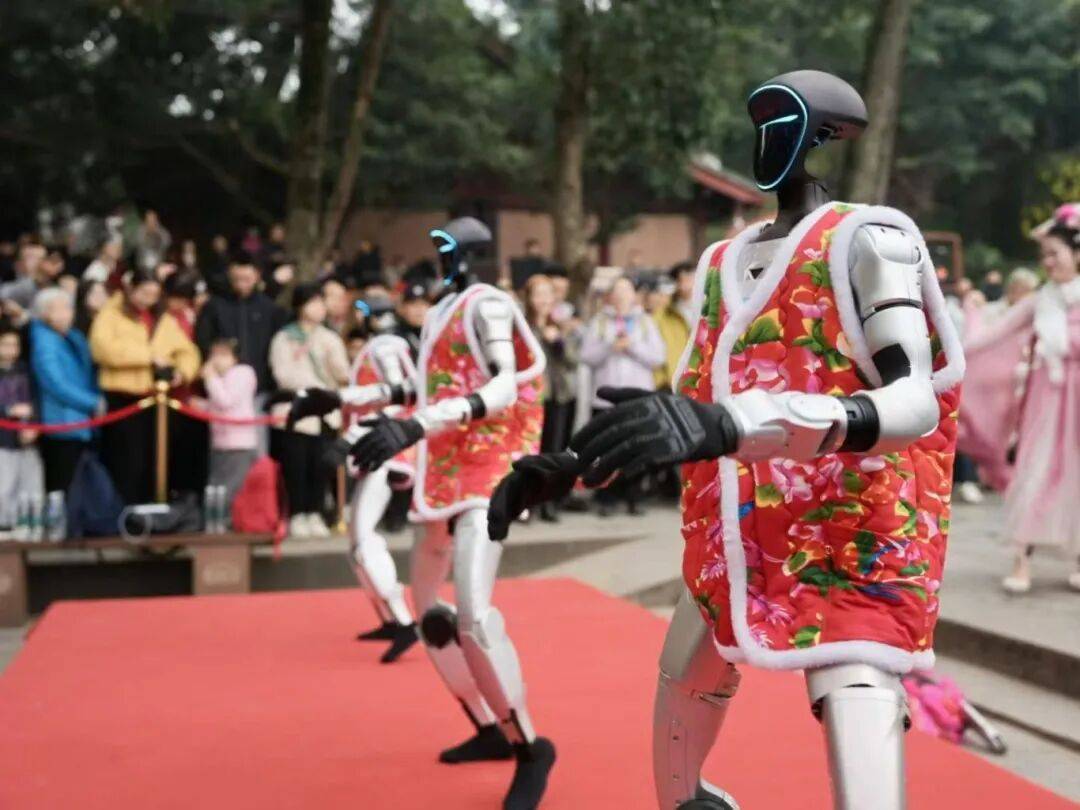 5月成都夜校即將開班，多區開放！化妝、乒乓球、舞蹈、咖啡、書法、烘焙...