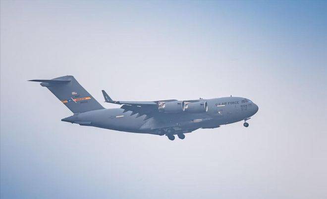 原創特朗普訪華日期敲定，7架C-17拉來大批專車，看著就像搬家