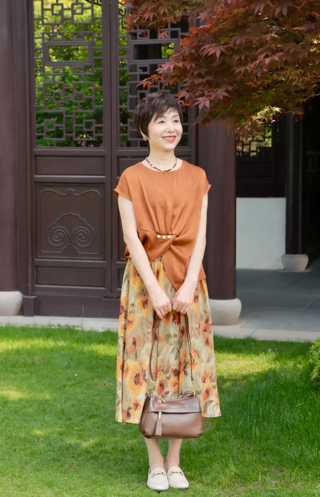 原創告別大媽風！60歲女性夏季穿搭，照抄博主模板就夠了