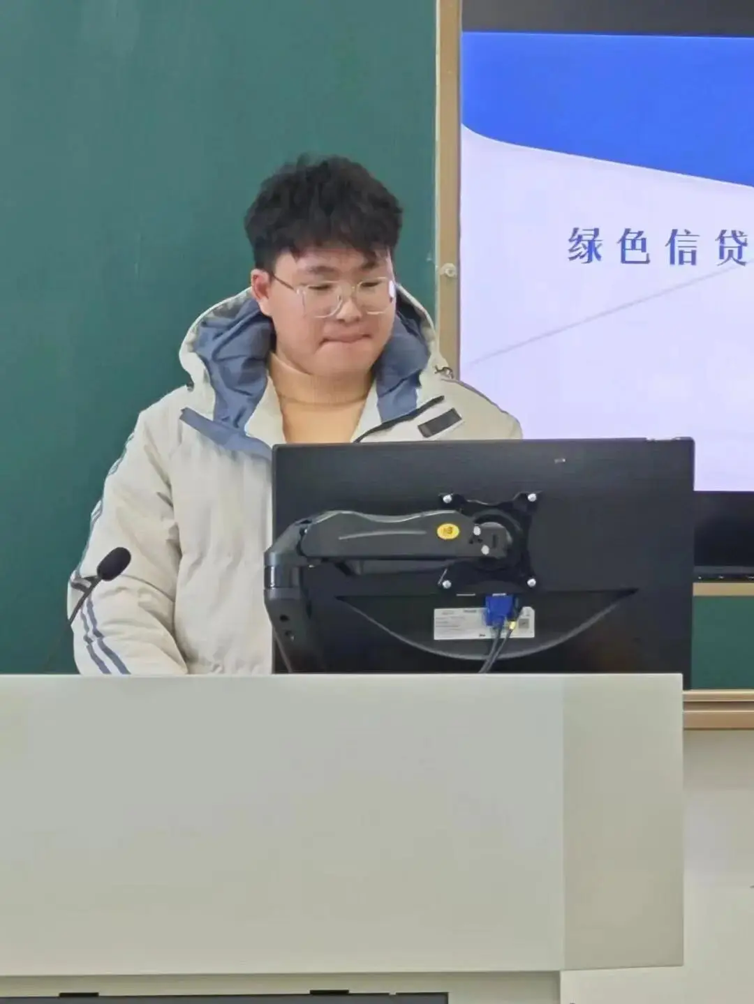 16歲少年無證駕車撞倒23歲研究生，致其顱腦損傷心智如幼童