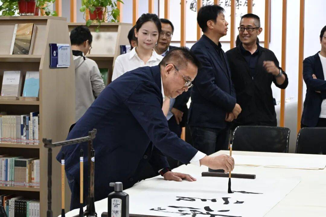 詩歌的時代性暨黃紀雲詩歌文化交流會在開封舉行