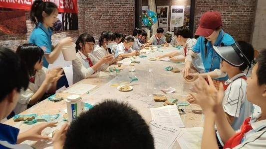 淄博市博山區第六中學：小芯傳大愛 研學礪初心