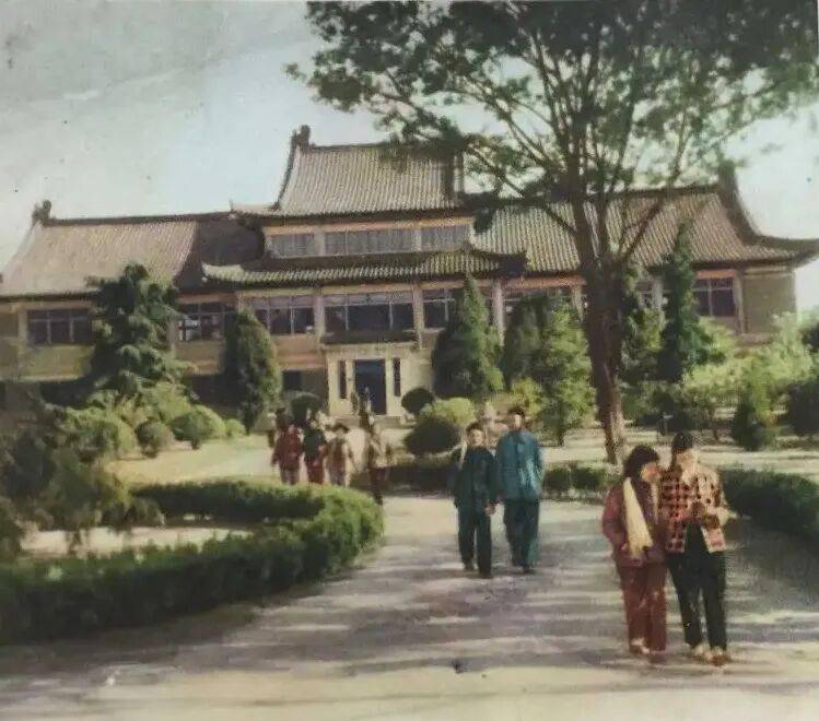 “九校同源”：院系調整前後的南京大學