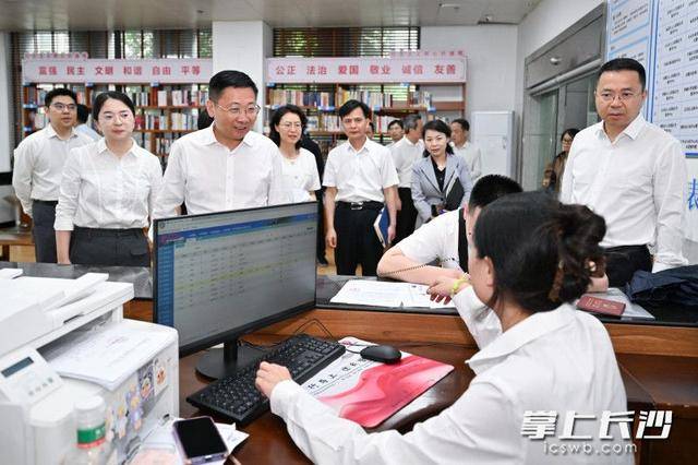 原創陳博彰在市教育局調研