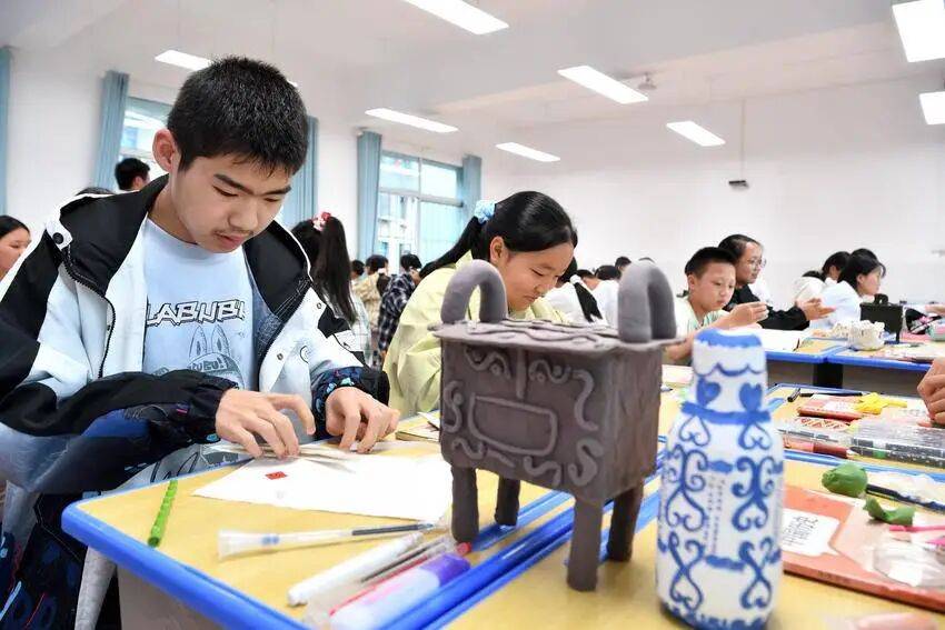 巧手塑古韻，實踐悟歷史！保康縣實驗中學讓歷史課堂“活”起來
