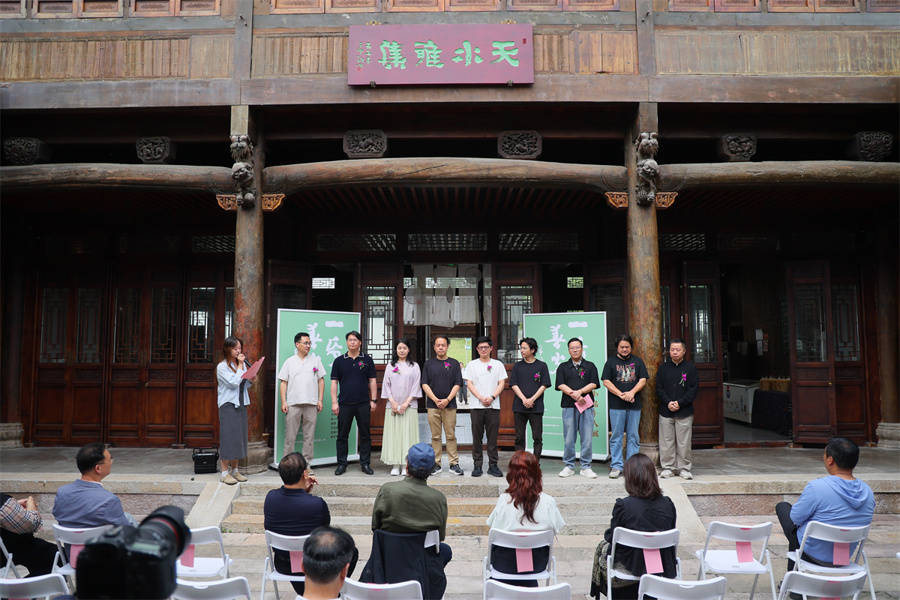 讓城市空間美起來|上海第1000座公園辦首個書法展，透出筆墨“一紙春光”