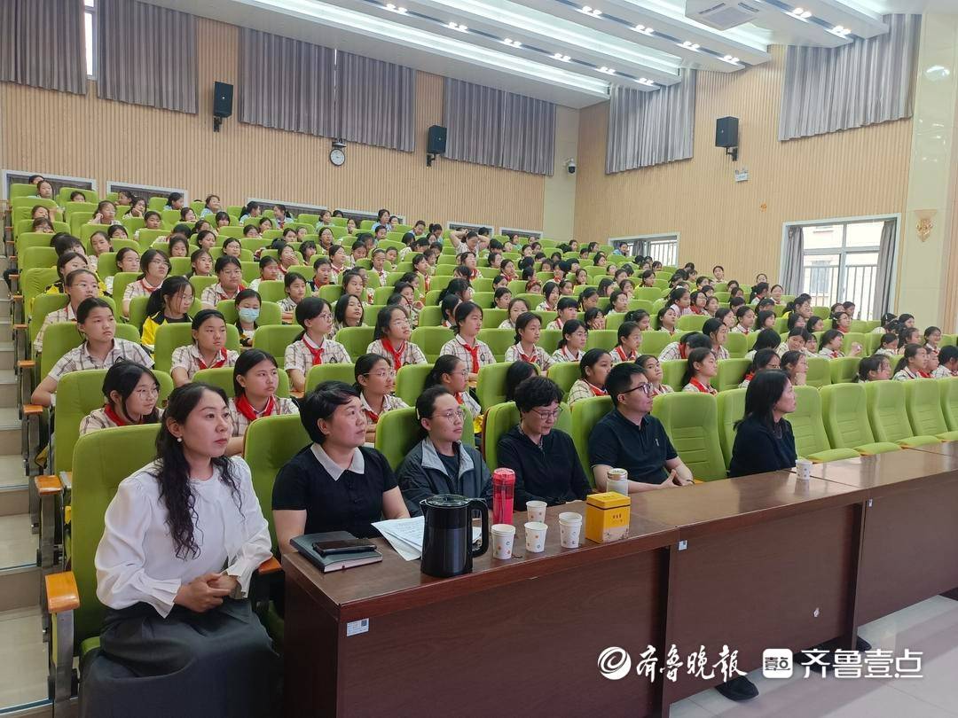 五老護航成長——市中區“五老”助健康活動走進東湖小學