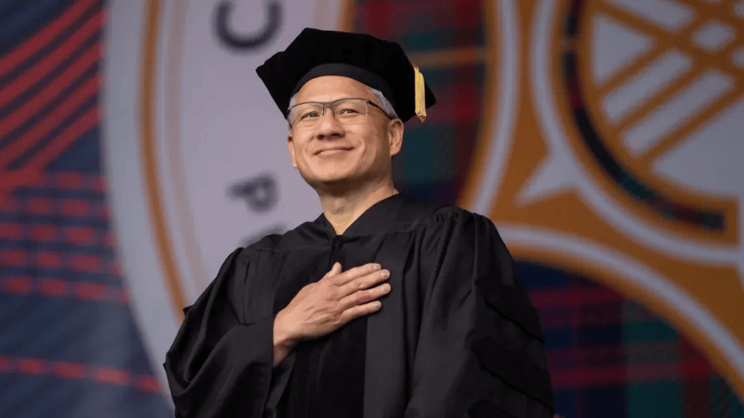 剛剛，黃仁勳加入清華大學