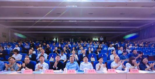原創共科創 逐光更遠航——青島市南區首屆青少年科創教育大會暨科創教育共同體工作推進會成功舉辦
