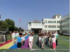 初探小學 禮遇成長——阜陽市潁東區插花鎮閘南幼兒園“初探小學 禮遇成長”幼小銜接活動之走進小學