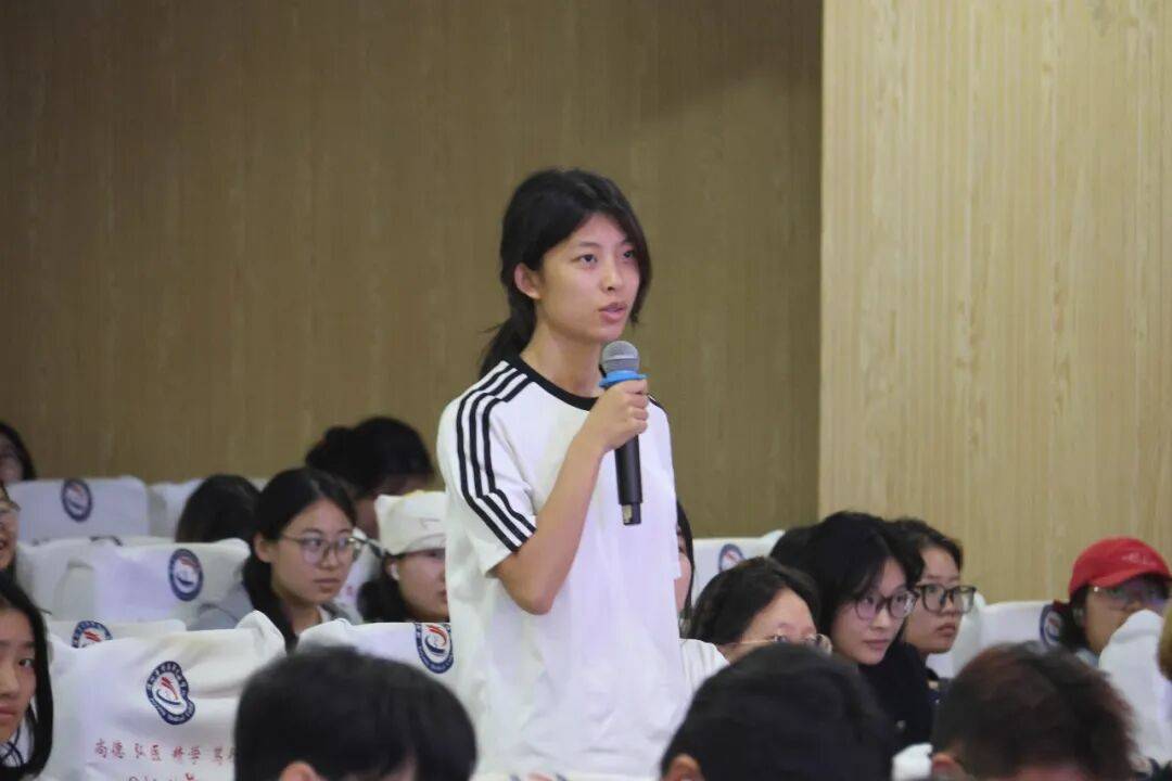 濮陽醫學高等專科學校舉辦心理健康教育專題講座