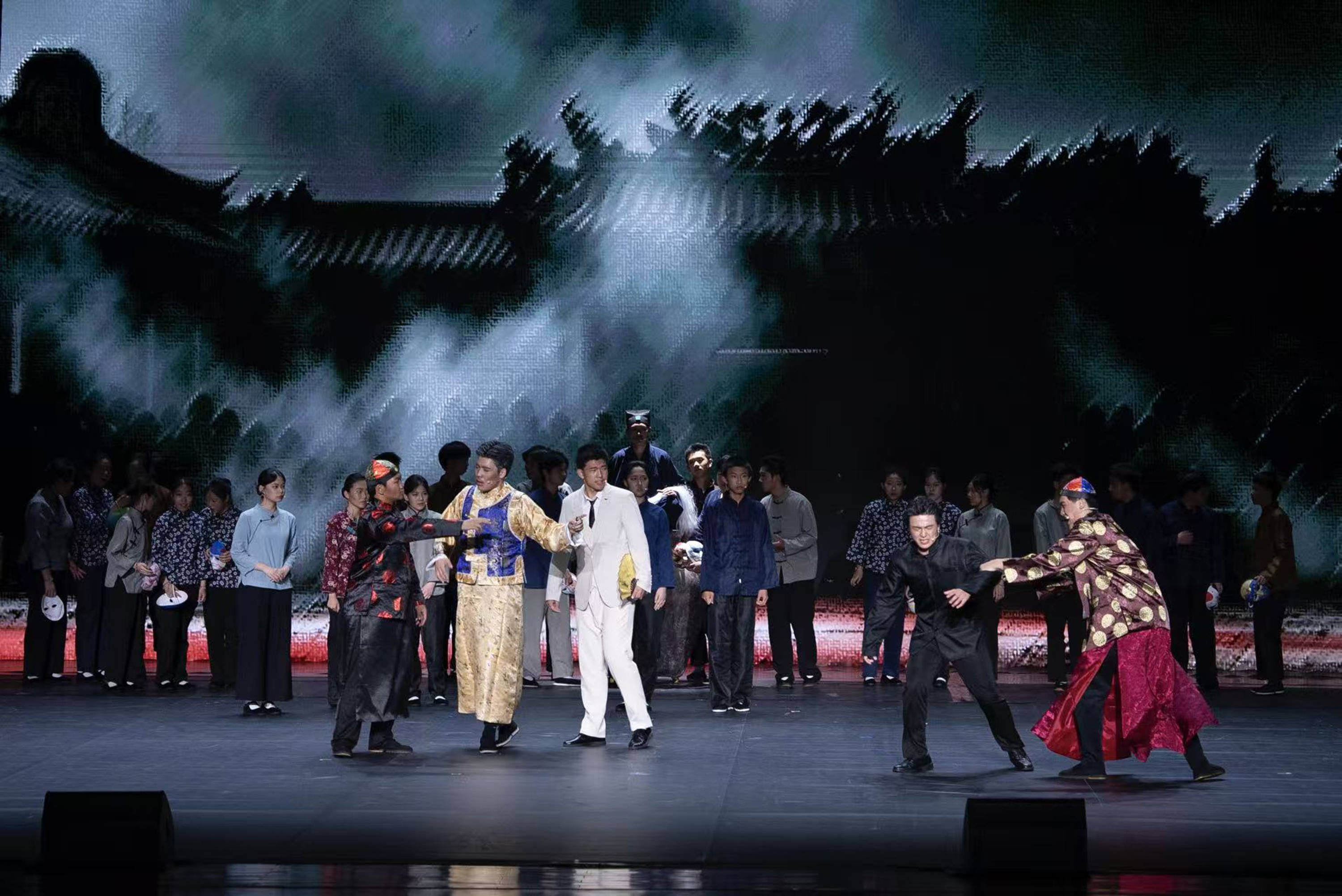 戲劇育人：北京中學生演繹《吶喊》《茶館》
