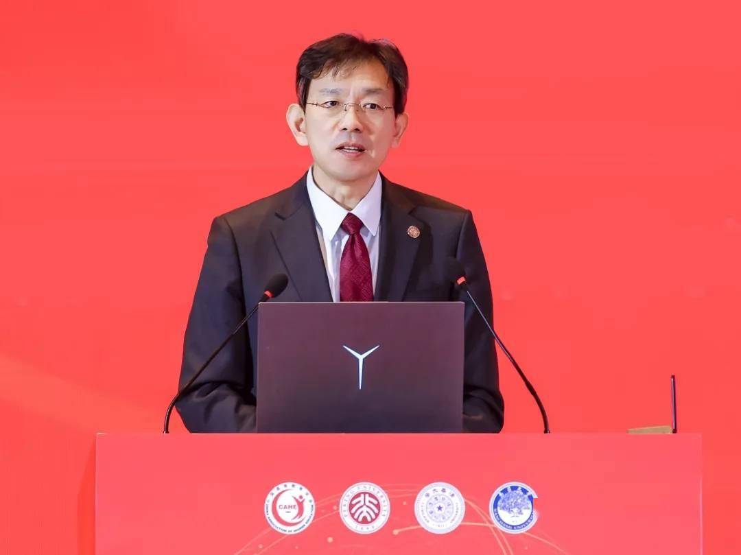 第二屆建設教育強國·高等教育改革發展論壇在南昌舉行