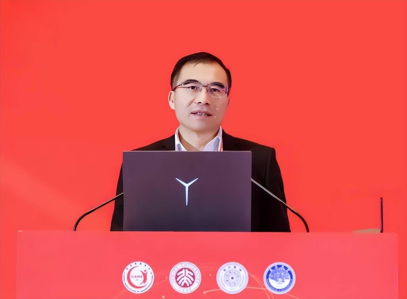 第二屆建設教育強國·高等教育改革發展論壇在南昌舉行