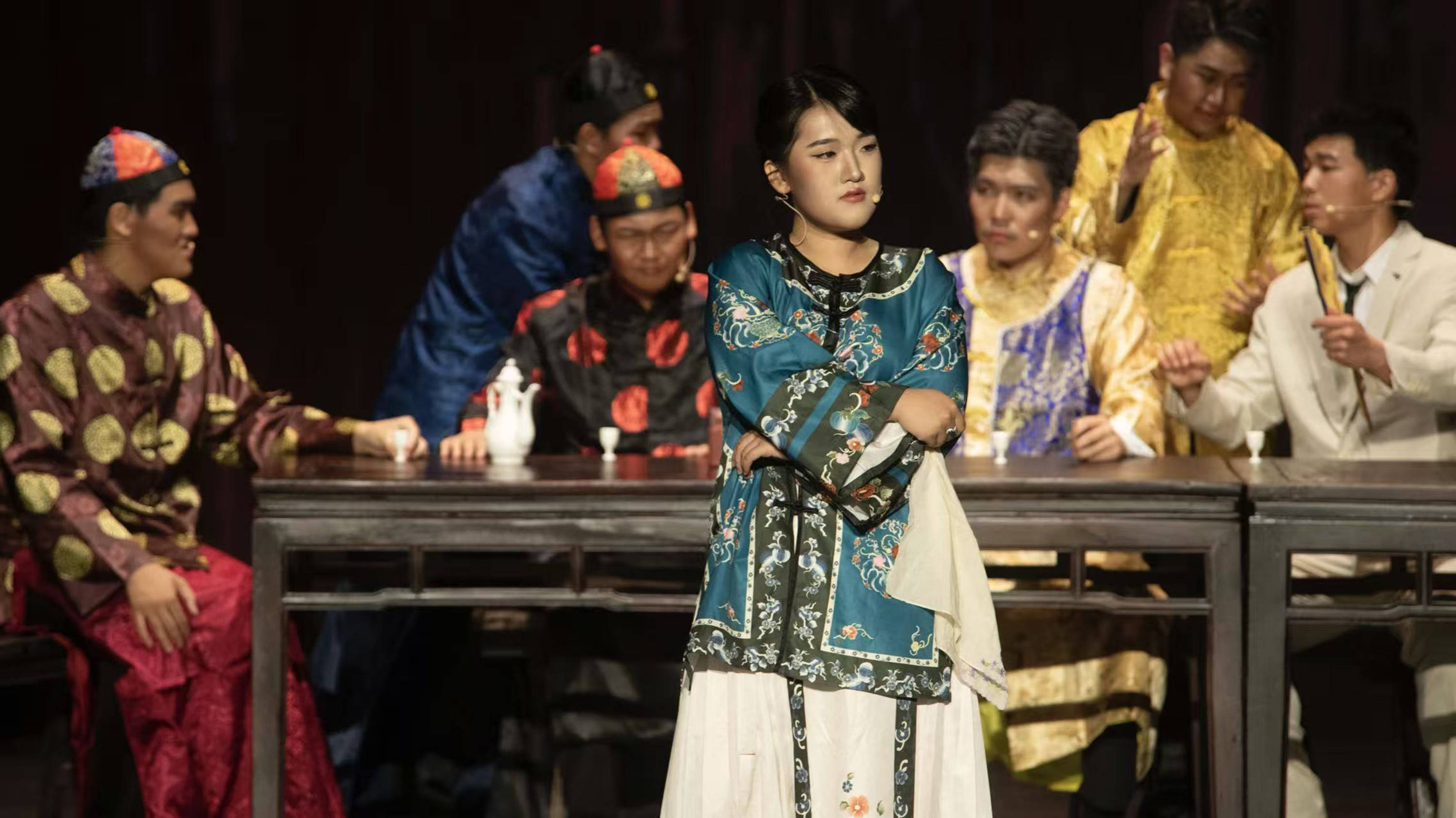戲劇育人：北京中學生演繹《吶喊》《茶館》