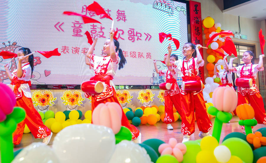 “涇”彩六一！漕涇小學辦“非遺童樂會”，萌娃玩嗨了！