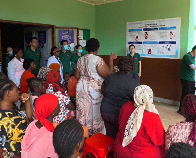 守護女性健康，中國援獅子山醫療隊開展科普義診活動