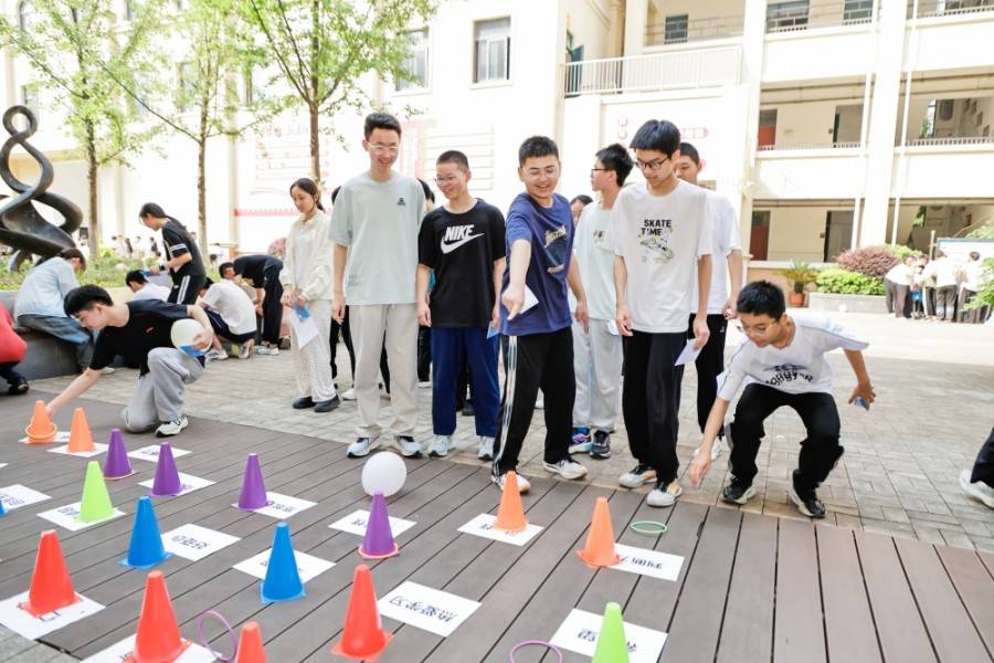 合肥這所中學九年級學生趣味遊戲逐夢前行