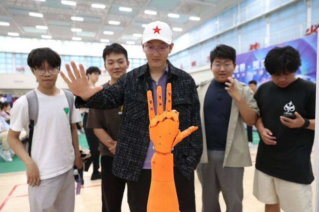 北京經開區科技成果亮相中國政法大學科技嘉年華