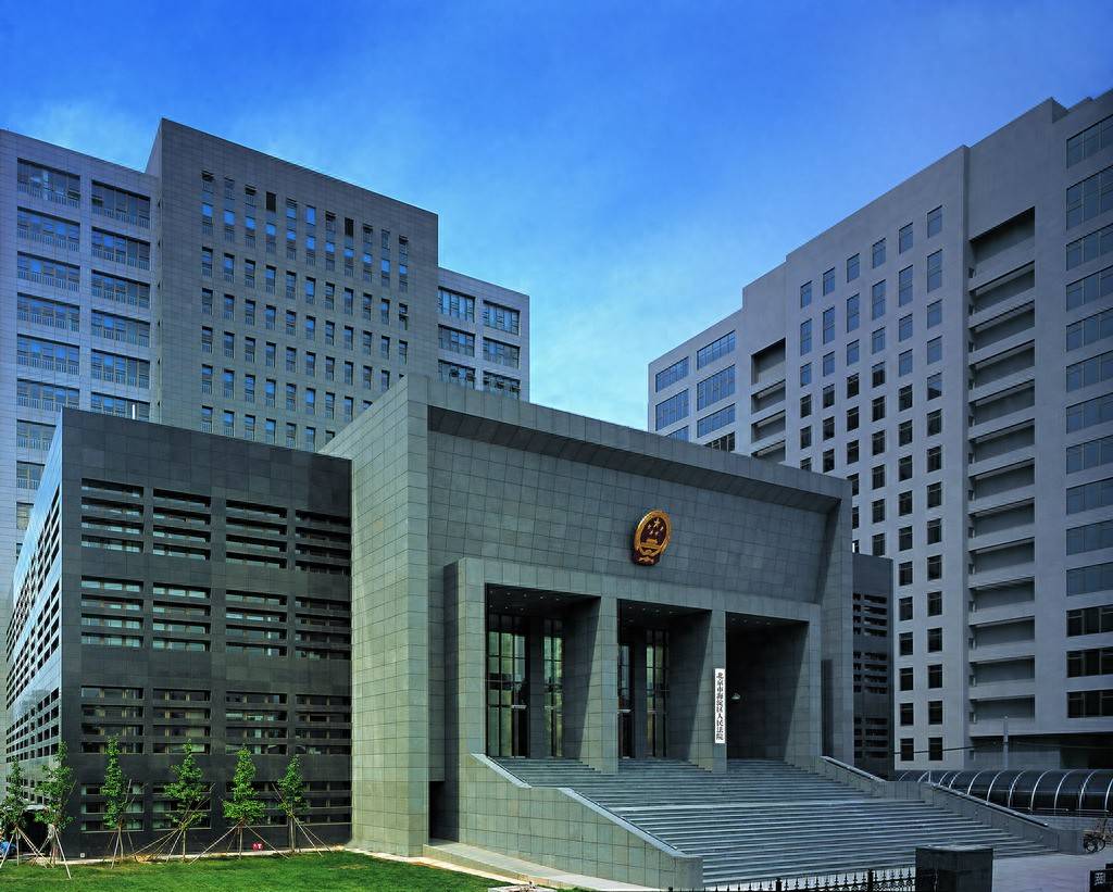 未盡告知義務致學員權益受損，留學服務機構承擔違約責任