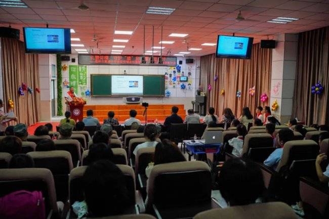 福建省勞模、東南眼科醫院趙廣愚院長走進麥浦小學，守護“睛”彩世界